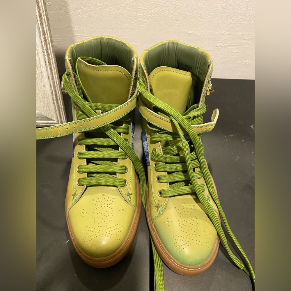 Barker Black mens shoes. Rare find